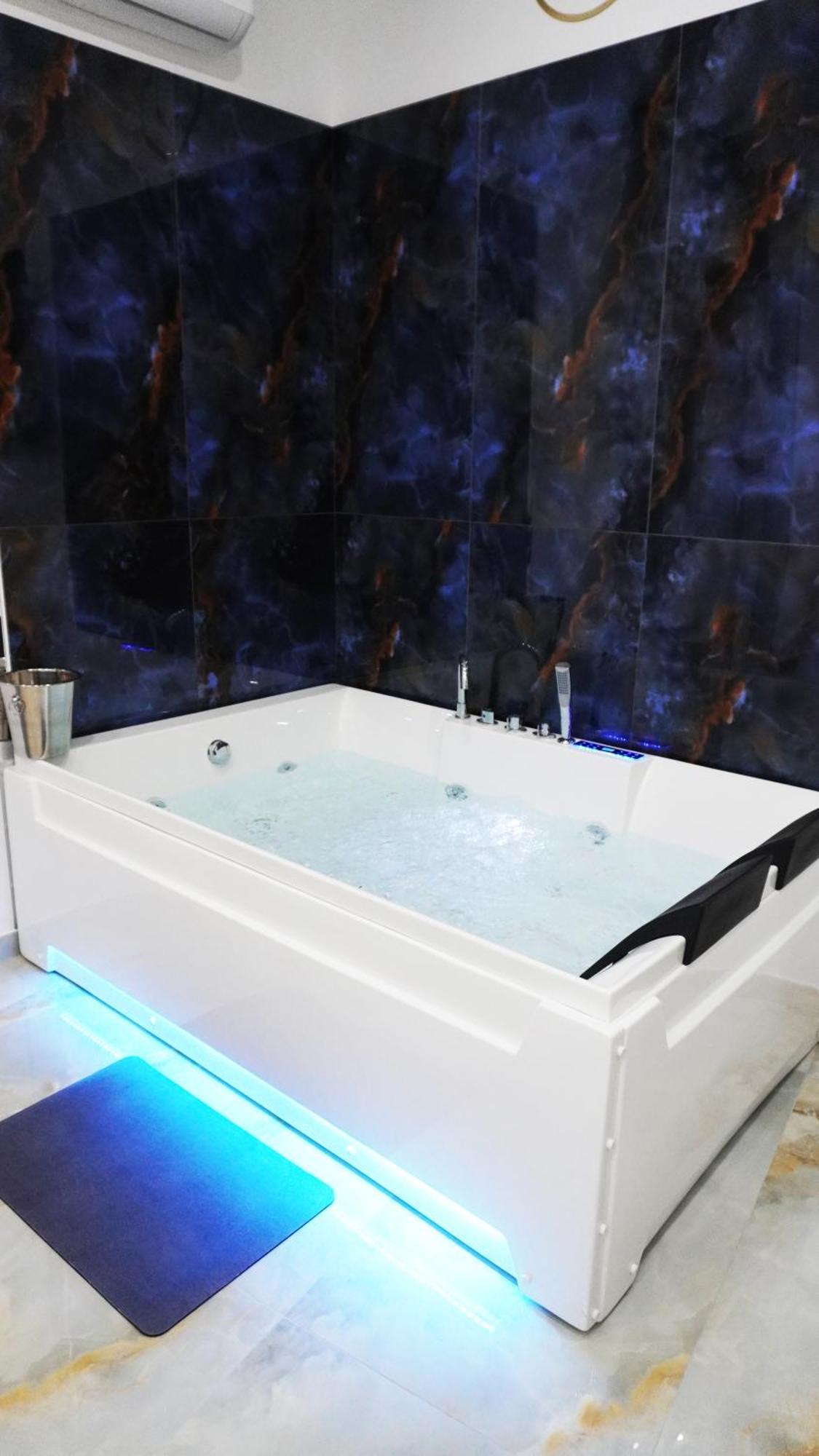 Da Tonino Luxury Apartments نابولي الغرفة الصورة