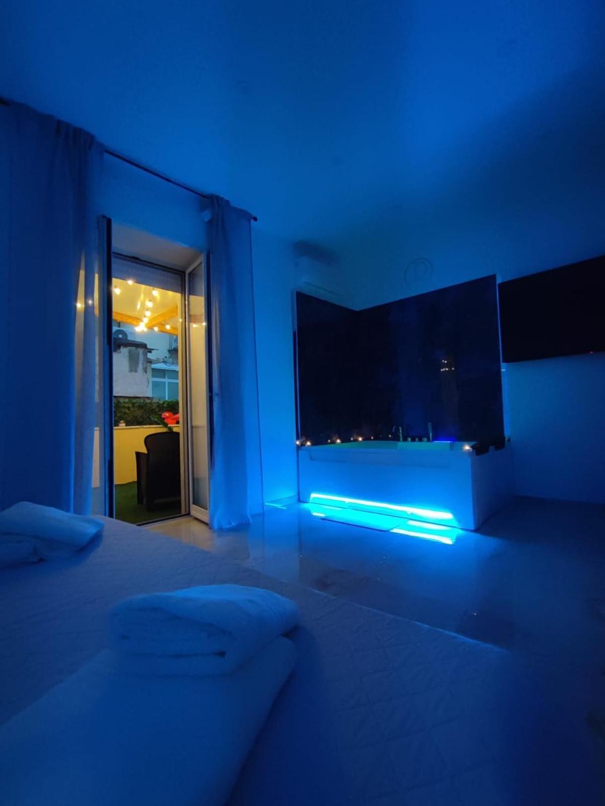 Da Tonino Luxury Apartments نابولي المظهر الخارجي الصورة