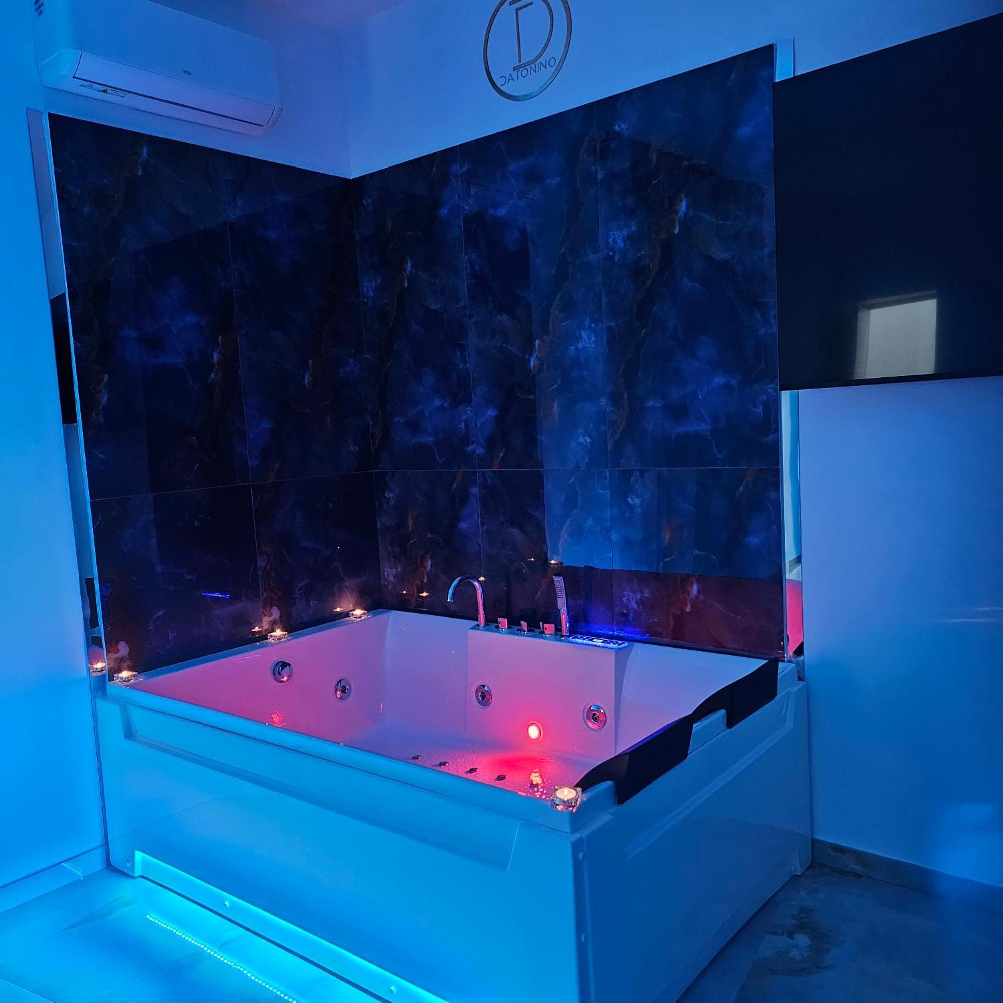 Da Tonino Luxury Apartments نابولي المظهر الخارجي الصورة