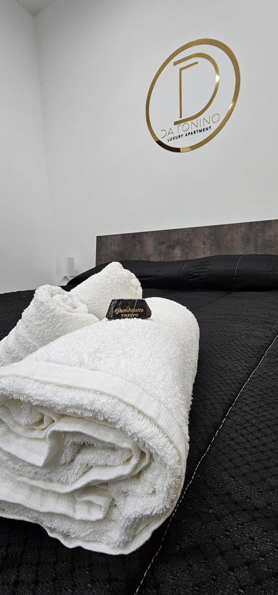 Da Tonino Luxury Apartments نابولي المظهر الخارجي الصورة