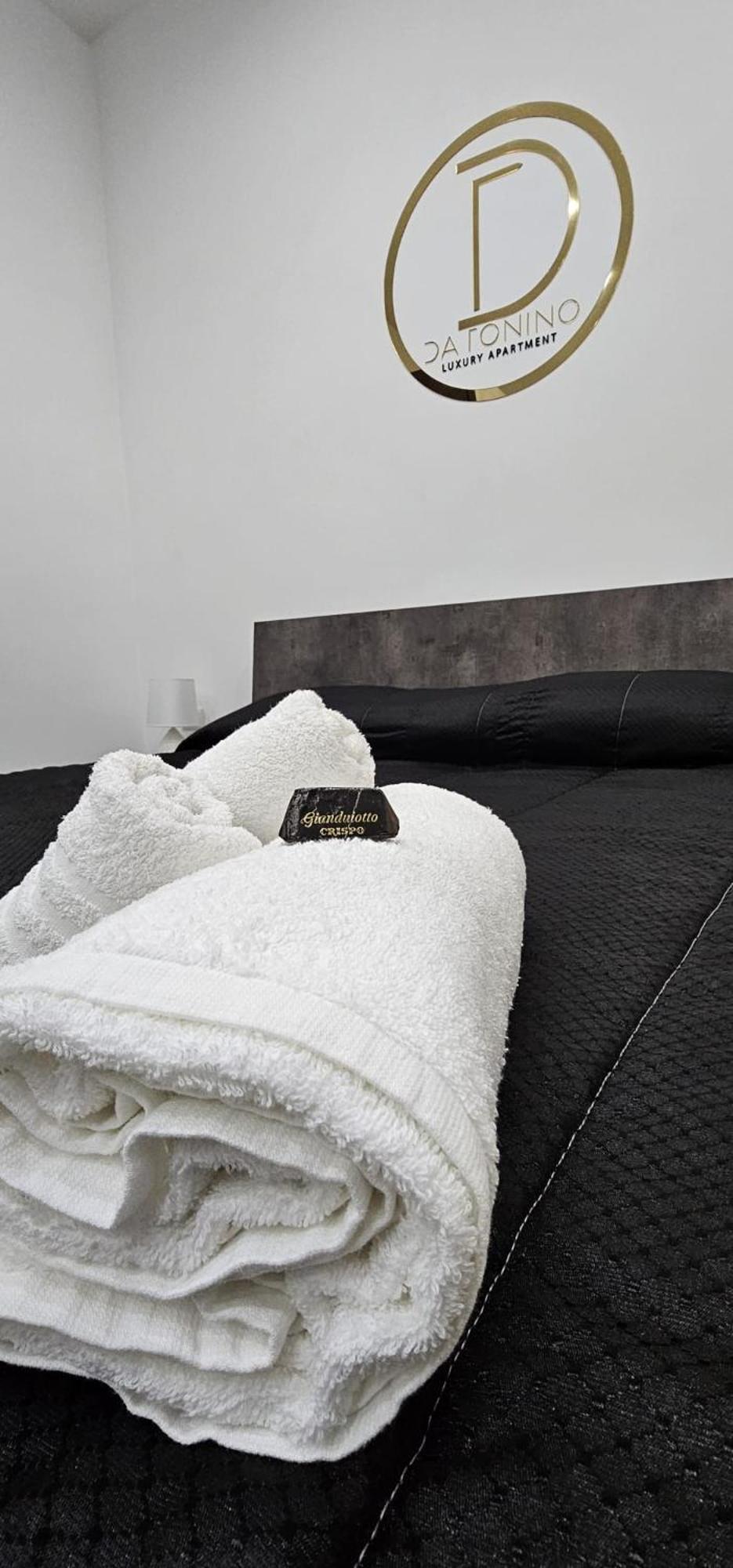 Da Tonino Luxury Apartments نابولي المظهر الخارجي الصورة