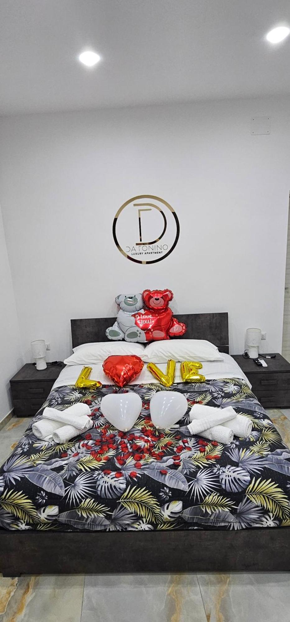 Da Tonino Luxury Apartments نابولي المظهر الخارجي الصورة